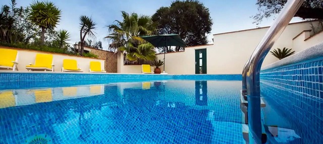 Casa Tourica on organic farm/vineyard with pool and farm animals in Coto