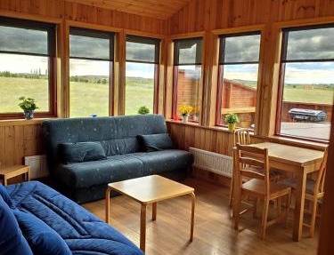 CAT LOVERS ONLY! Bright and Peaceful Cabin with Views & Hot Tub in Selfoss