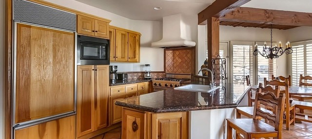 Cave Creek's Hidden Jewel! Swimming Pool, Free Parking, Full Kitchen! in Cave Creek