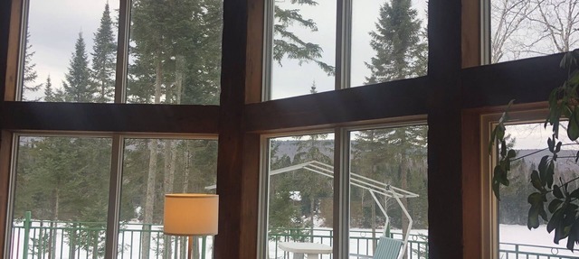 Chalet Paisible au Bord du lac en Plein Coeur de la Nature sur un Domaine Boisé in Saint-Donat-de-Montcalm