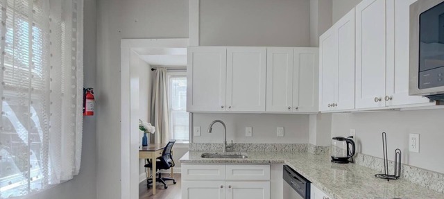Charm & modern updates 3-bedroom house with Landry inside in Baltimore