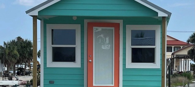 Charming 1-bedroom tiny house minutes from the Gulf! in Perry