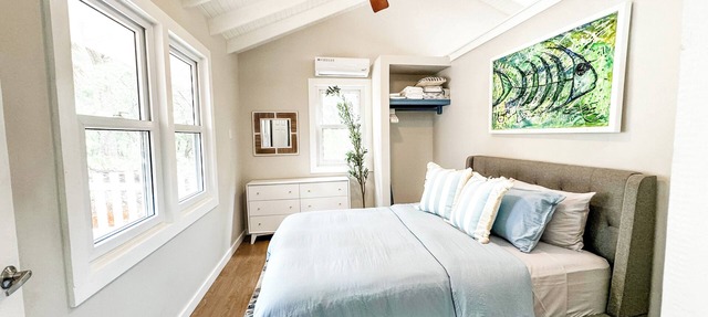 Charming 1BD/1BA Cottage with View of Man O' War Harbor, A/C and WiFi in Islas de la Bahia