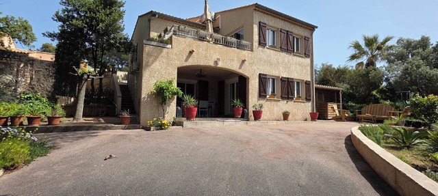 Charming 2-bedroom house with WiFi, AC in superb Saint Raphael in Saint Raphael