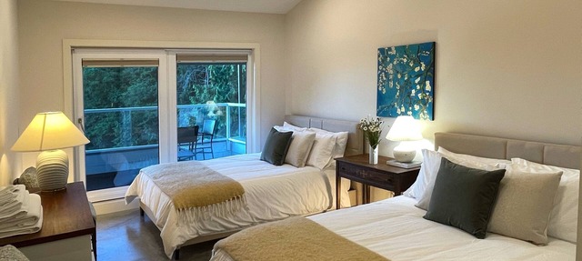 Charming 3-bedroom house in marvelous Roberts Creek with WiFi in Roberts Creek