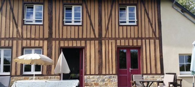 Charming authentic Norman house with fireplace and pets allowed in Barenton