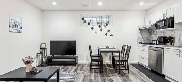 Charming Basement Suite with Parking & Laundry in Calgary