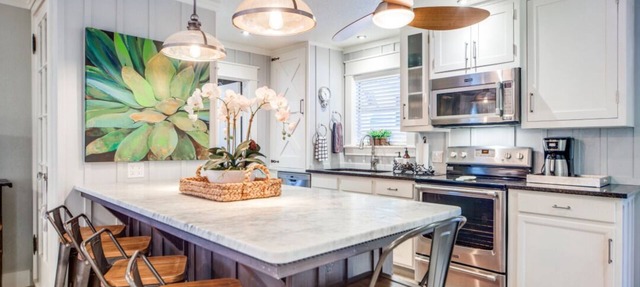 Charming Chic Cottage w/Walk to Downtown & River in Blanco