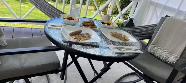 Charming cottage with WiFi and AC in adorable Blunts in Blunts