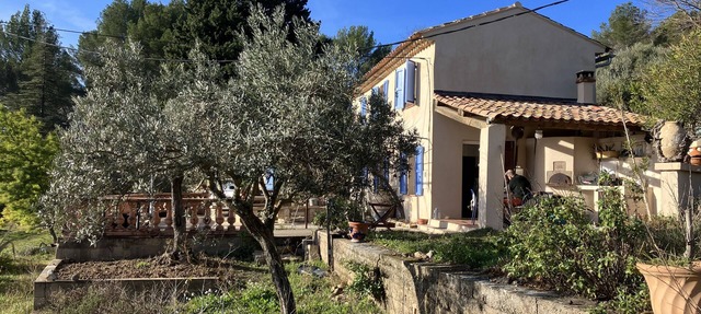 Charming country house in the Provencal countryside among vineyards and olive trees in Cotignac