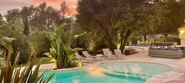 Charming Estate on 1Ha: 3 Houses, Heated 28 °C Pool, SPA, Ideal for Families in Roquefort les pins