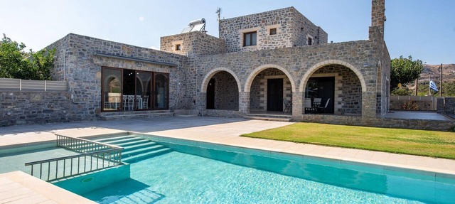 Charming Family Villa with Pool in Koxare in Rethymno