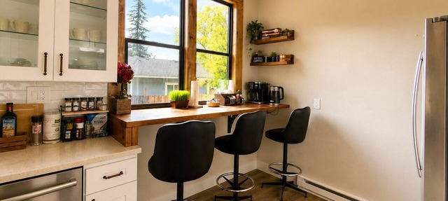Charming Farmhouse with Hot Tub, Fire Pit & Mountain Views near Wallace Falls in Gold Bar