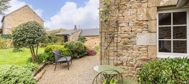 Charming house with enclosed garden in Coulouvray-Boisbenâtre in Coulouvray-Boisbenâtre