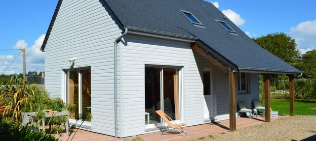 Charming wood house 3 pers near Carteret, pets allowed in Les Moitiers-d'Allonne