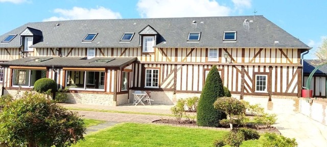 Charming Longère with Jacuzzi Near Honfleur in Beuzeville