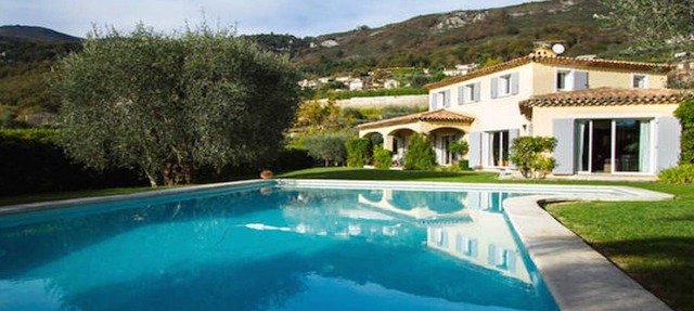 Charming Provencalvilla, swimming pool, pool house,very quiet,south, olive trees in Tourrettes-Sur-Loup