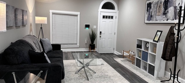 Charming Rowhome - Close to Fell's Point, Canton, Inner Harbor & Johns Hopkins in Baltimore