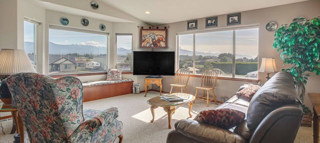 Charming Sequim House w/Olympic Peninsula Views! in Sequim