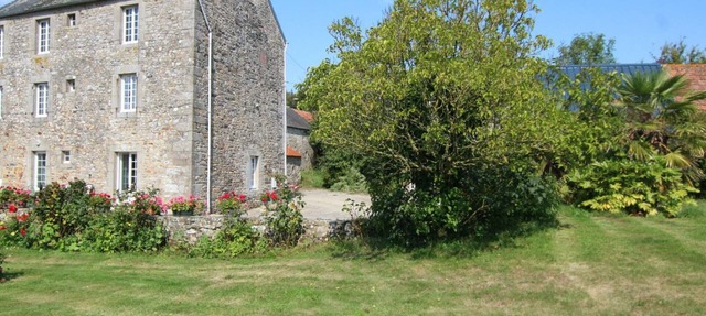 Charming stone house with garden in Les Pieux, near Hague in Les Pieux