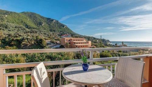 Charming Studio Just Steps from Paramonas Beach in Paramonas