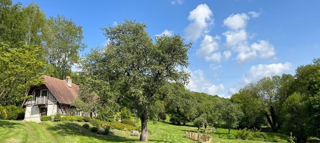 Charming vacation home in the heart of a Norman estate in Le Breuil-en-Auge