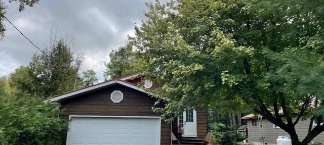 Cheerful 3 bdrm home in the Kawarthas. in Kirkfield