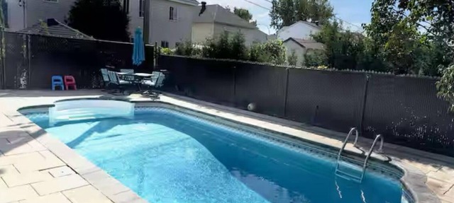 Chic Spacious Basement Pool WellServed No Kitchen in Laval