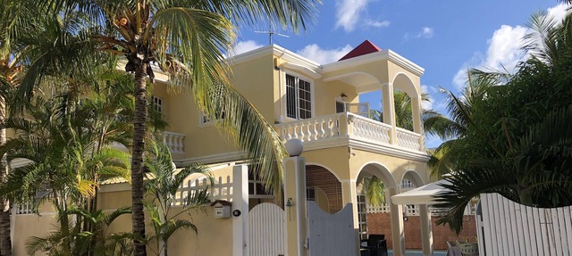Coco Villa : a 10-minute ‘flip-flop’ ride from Pereybere beach in PEREYBERE
