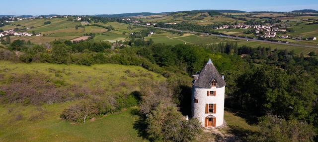 Comfortable windmill in Saint-Désert
