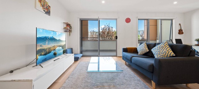 Comfy 1-Bed with Balcony in Tranquil Location in Wright