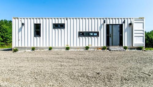 Container Home with Mountain Views Deck Fire Pit in Littleton