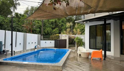 Corner New Private Pool Villa Near Sunway up to 30 pax in Kuala Lumpur