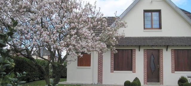 Cottage 'Le Clos D'aval Le Paulownia' with Private Terrace, Private Garden and Wi-Fi in Saint-Nicolas-d'Aliermont