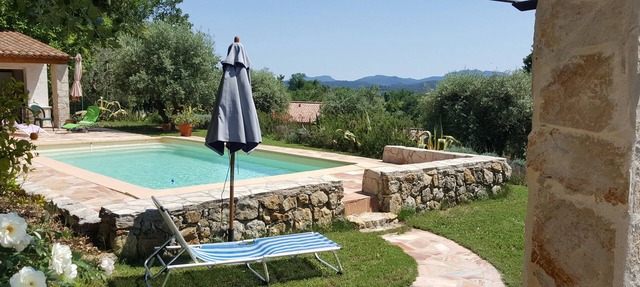 COTTAGE CHARMING QUIET, VIEW ESTEREL, 4/5 GUESTS in Montauroux