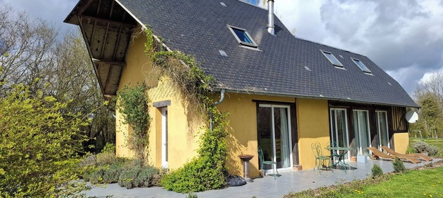 Country house with swimming pool for 6 people in Saint-Philbert-des-Champs