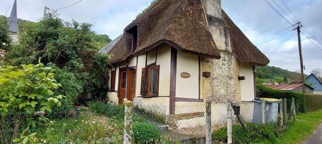 Country Cottage - A Quiet Norman Thatched Cottage Close to Nature in Marais-Vernier