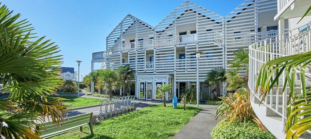 Courseulles Family Apartment for 6 in COURSEULLES SUR MER