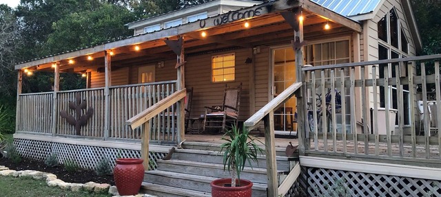COWBOY CABIN with Lake Access & Views - perfect for a weekend getaway in Spicewood