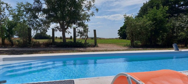Cozy and romantic chalet with terrace in Eure-et-Loir in Châteaudun