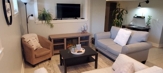 Cozy & Bright 3 Bedroom, 2 Bath Basement Suite in Langley