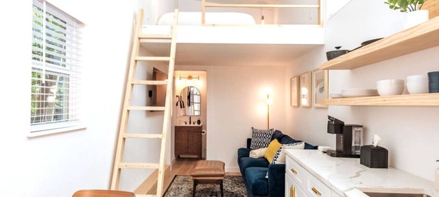 Cozy & Bright Mid-Century Gem in Eastside Action! in Austin