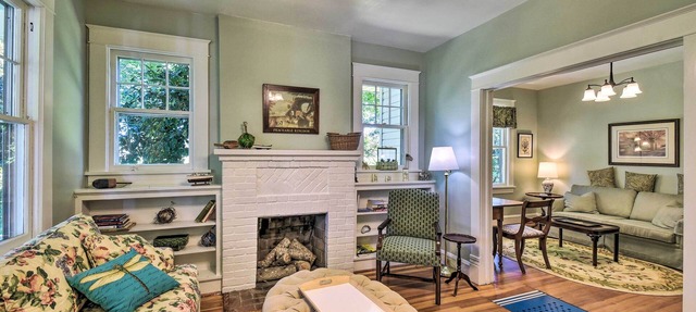 Cozy Gloucester Getaway w/Porch & Sunroom! in Gloucester