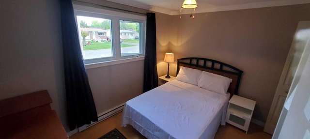 Cozy House in St-Constant-3 bedrooms-25min dowtown in Saint-Constant