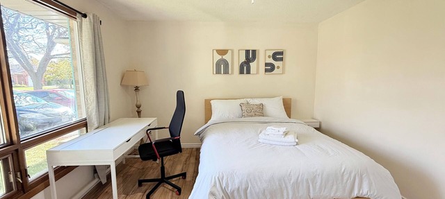 Cozy private room near Brock and 4th Ave in St. Catharines