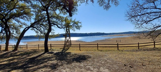 Cozy, private waterfront stone cabin on the north shore of Lake Travis in Lago Vista
