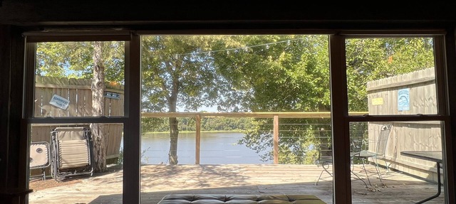 Cozy river retreat on the Illinois River with beach access! in Havana