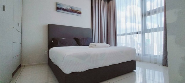 Cozy top suite Infinity pool 500m MRT/Bkt Bintang in Kuala Lumpur