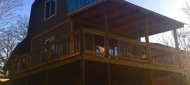 Creekside Cabin—Converted woodshop w/creek, fire pit & pavilion. Close to town in Chattanooga