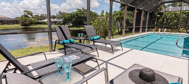 Crown Pointe- Harrogate Ct. in Naples